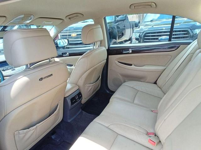 Photo of 2010 Blue Hyundai Genesis