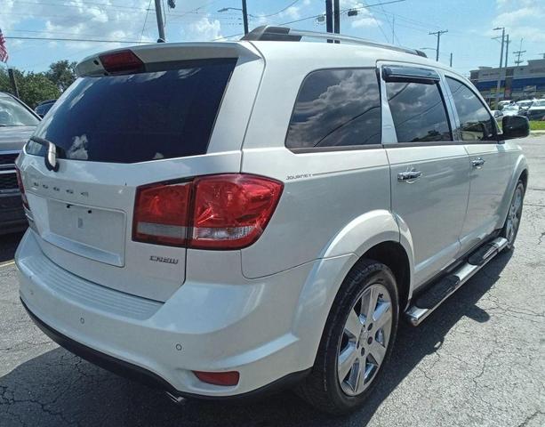 Photo of 2013 White Dodge Journey