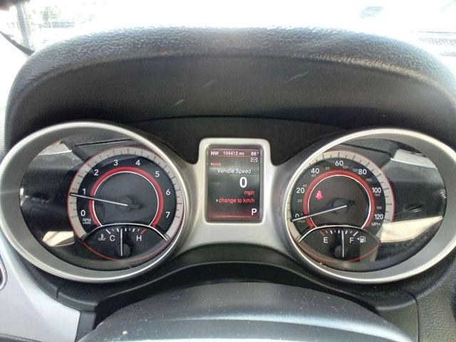 Photo of 2013 White Dodge Journey