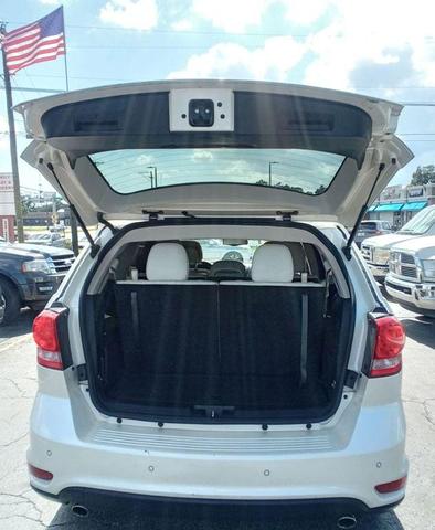 Photo of 2013 White Dodge Journey