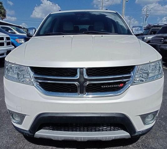 Photo of 2013 White Dodge Journey
