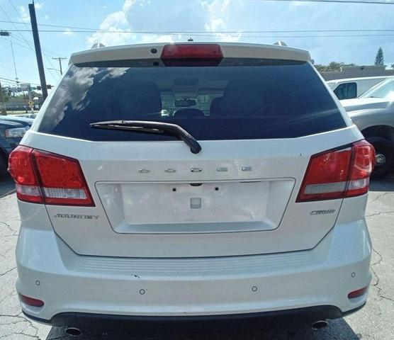 Photo of 2013 White Dodge Journey