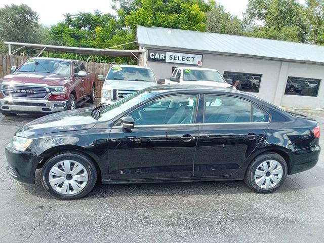 Photo of 2014 Black Uni Volkswagen Jetta