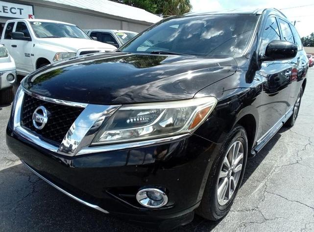 Photo of 2014 Super Black Nissan Pathfinder