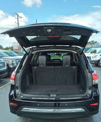 Photo of 2014 Super Black Nissan Pathfinder