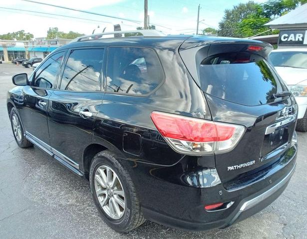 Photo of 2014 Super Black Nissan Pathfinder