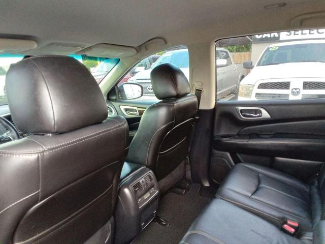 Photo of 2014 Super Black Nissan Pathfinder