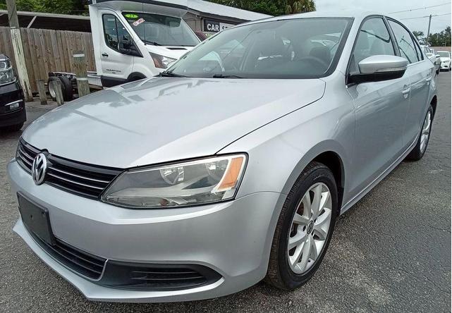 Photo of 2013 Reflex Silver Metallic Volkswagen Jetta