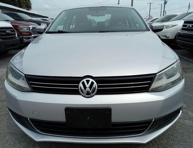 Photo of 2013 Reflex Silver Metallic Volkswagen Jetta