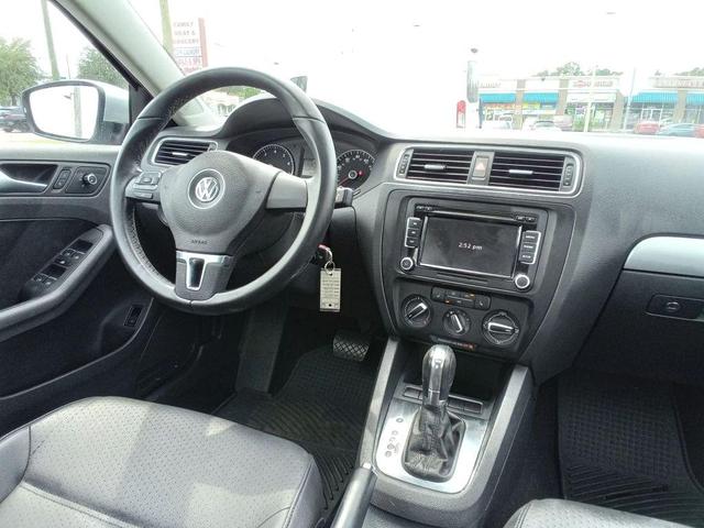Photo of 2013 Reflex Silver Metallic Volkswagen Jetta