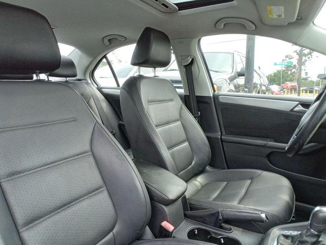 Photo of 2013 Reflex Silver Metallic Volkswagen Jetta