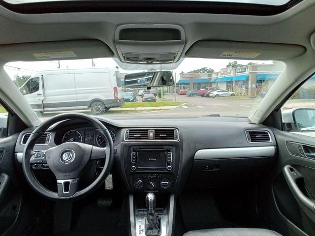 Photo of 2013 Reflex Silver Metallic Volkswagen Jetta