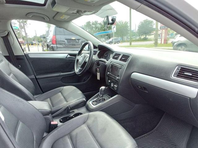 Photo of 2013 Reflex Silver Metallic Volkswagen Jetta