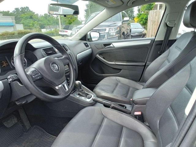 Photo of 2013 Reflex Silver Metallic Volkswagen Jetta