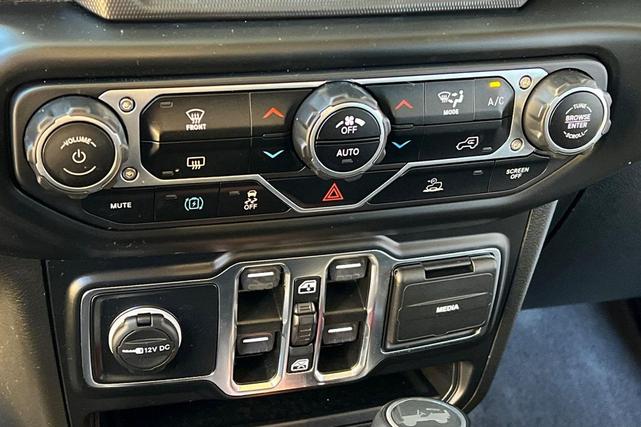 Photo of 2022 Bright White Clearcoat Jeep Wrangler Unlimited