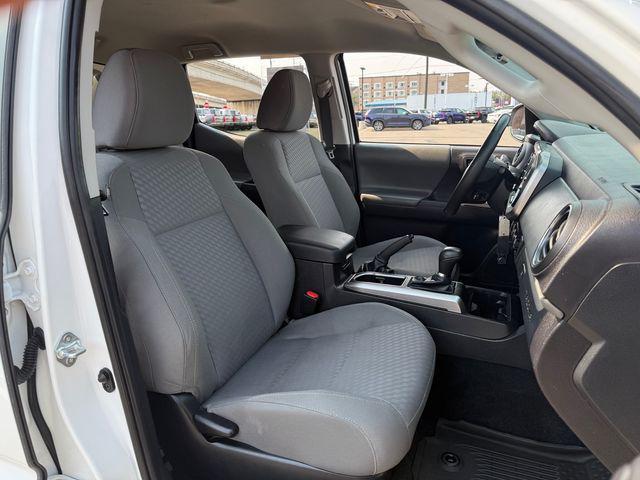 Photo of 2022 White Toyota Tacoma
