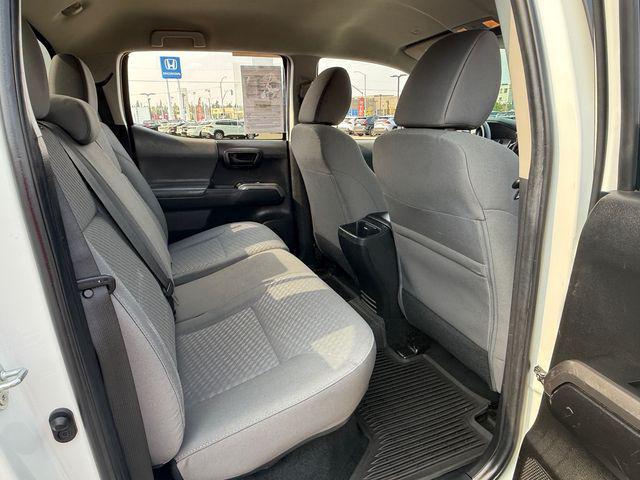 Photo of 2022 White Toyota Tacoma
