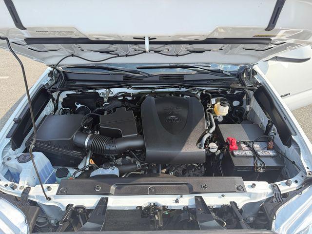 Photo of 2022 White Toyota Tacoma