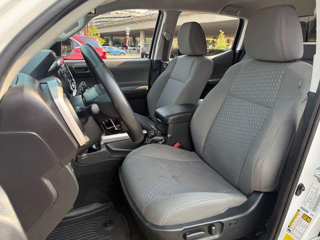 Photo of 2022 White Toyota Tacoma