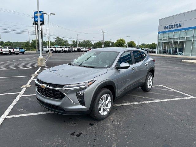 Photo of 2025 Gray Chevrolet Trax