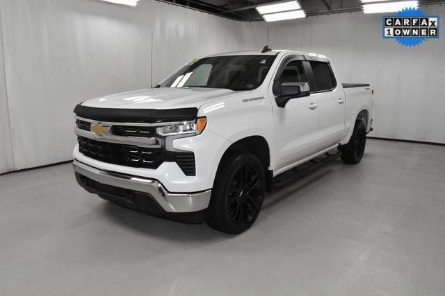 Photo of 2022 White Chevrolet Silverado 1500