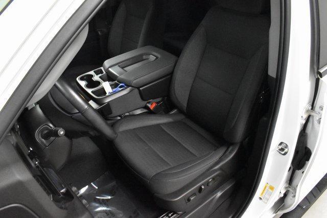 Photo of 2022 White Chevrolet Silverado 1500