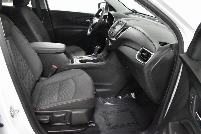 Photo of 2021 White Chevrolet Equinox