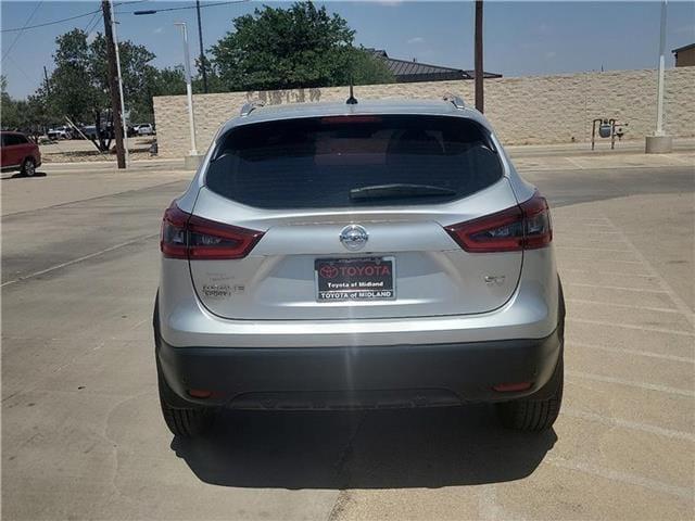 Photo of 2020 Brilliant Silver Nissan Rogue Sport