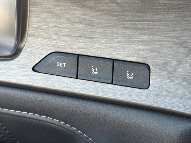 Photo of 2025 Ebony Black Kia Sorento