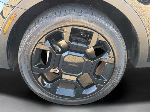 Photo of 2025 Ebony Black Kia Sorento