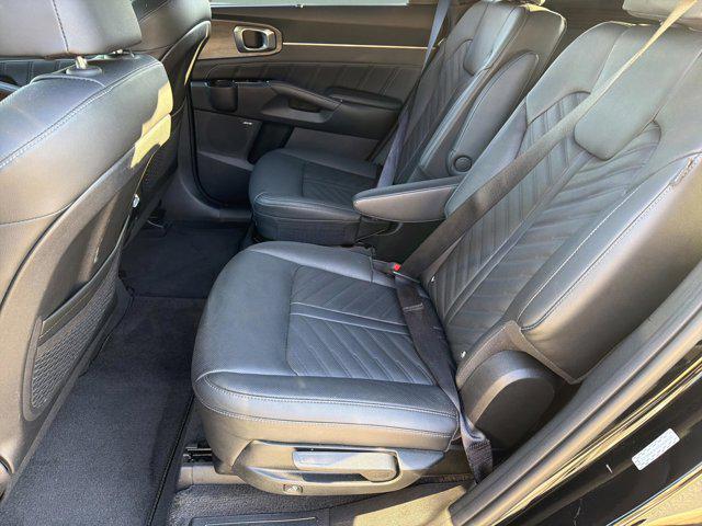 Photo of 2025 Ebony Black Kia Sorento