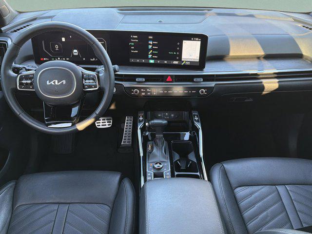 Photo of 2025 Ebony Black Kia Sorento
