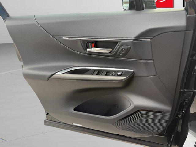 Photo of 2024 Celestial Black Toyota Venza