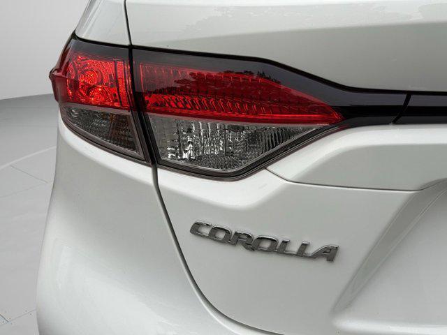 Photo of 2022 White Toyota Corolla