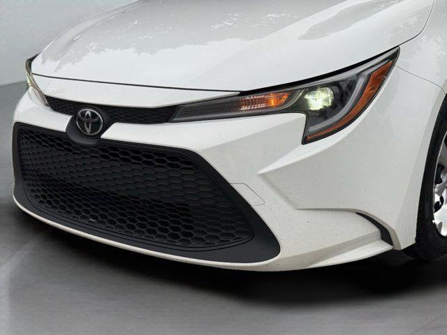 Photo of 2022 White Toyota Corolla