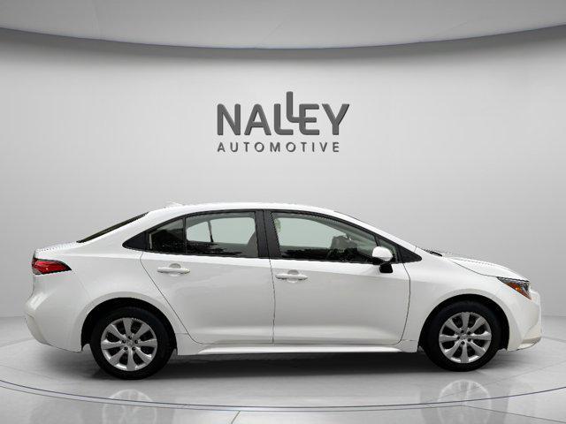 Photo of 2022 White Toyota Corolla