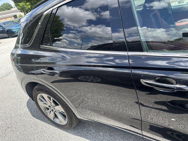 Photo of 2024 Vik Black Genesis GV70
