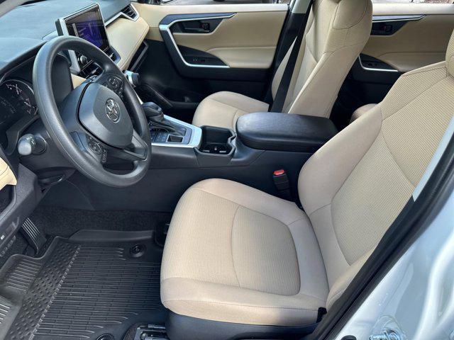 Photo of 2025 Ice Cap Toyota RAV4