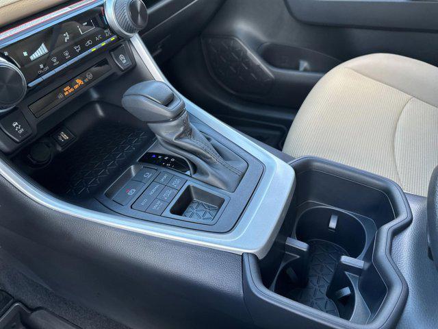 Photo of 2025 Ice Cap Toyota RAV4