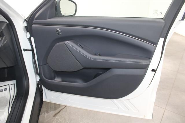 Photo of 2025 Star White Metallic Tri-Coat Ford Mustang Mach-E