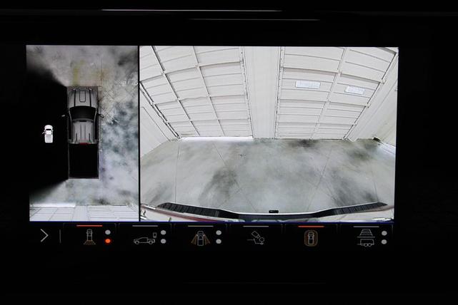Photo of 2024 Summit White GMC Sierra 2500