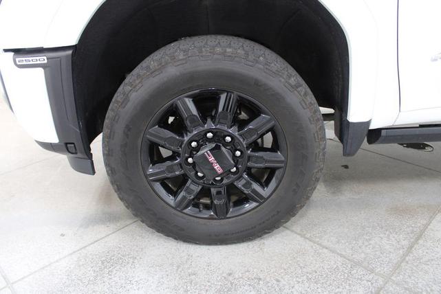 Photo of 2024 Summit White GMC Sierra 2500