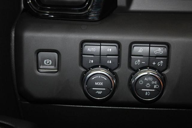 Photo of 2024 Summit White GMC Sierra 2500