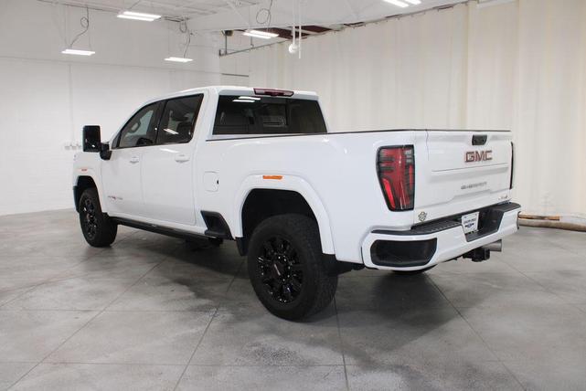 Photo of 2024 Summit White GMC Sierra 2500