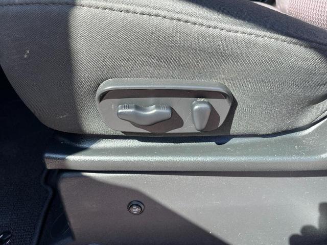 Photo of 2013 Gray Nissan Titan