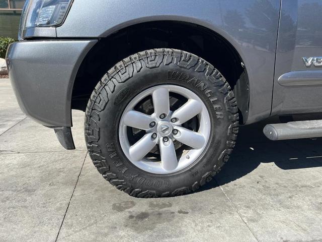 Photo of 2013 Gray Nissan Titan