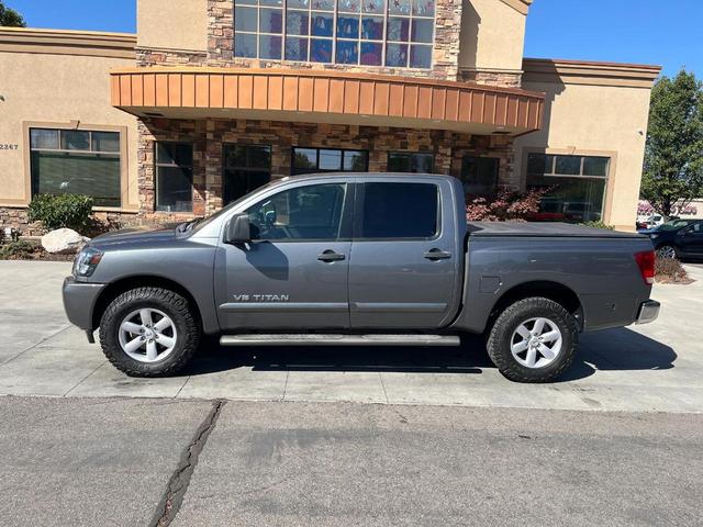 Photo of 2013 Gray Nissan Titan