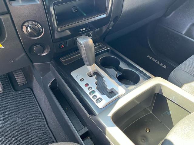 Photo of 2013 Gray Nissan Titan