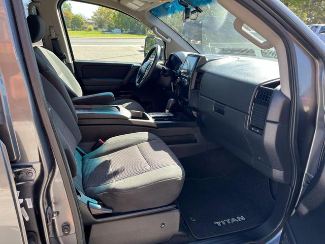 Photo of 2013 Gray Nissan Titan