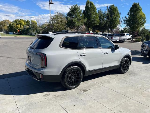 Photo of 2024 Gray Kia Telluride